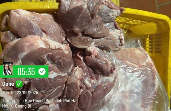 Vụ bữa ăn bán trú ‘toàn tóp mỡ’, trường lí giải thế nào?