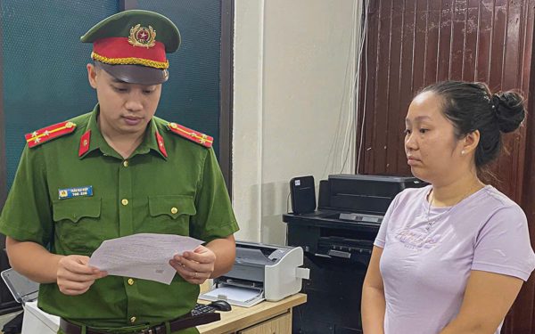 Vụ buôn bán nắp lưng điện thoại Apple bị khởi tố: Cần phân biệt với hàng giả, hàng nhái