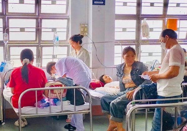 Vụ cả trăm người nhập viện do ăn bánh mì thập cẩm: Cục An toàn Thực phẩm đề nghị điều tra