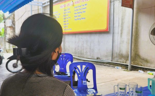 Vụ cây đổ đè chết người đi đường: Gia đình thuê chặt cây nói sẽ bồi thường