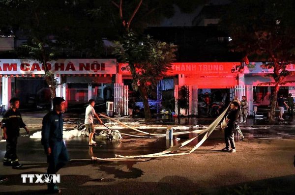Vụ cháy cửa hàng xe máy ở Hà Nội: Ngăn chặn cháy lan sang các cơ sở lân cận
