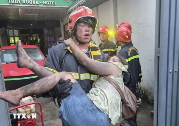 Vụ cháy khách sạn ở Thành phố Hồ Chí Minh: Cứu 26 người, 3 ca ngộ độc CO nặng