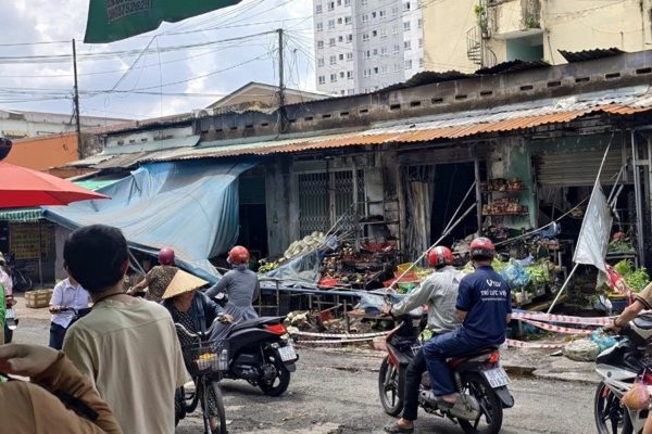 Vụ cháy ki-ốt rau củ ở TPHCM: Người vợ cũng không qua khỏi