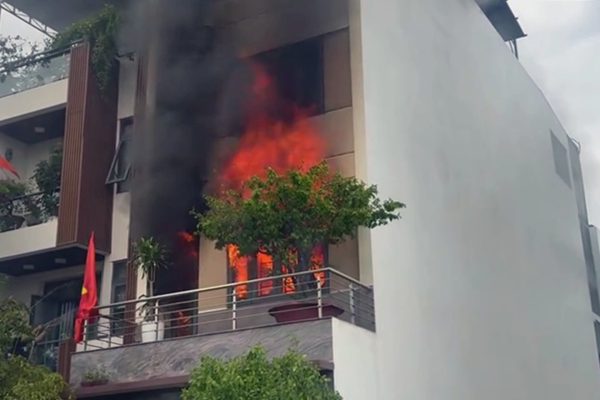 Vụ cháy nhà trong khu đô thị: Nữ giáo viên cùng mẹ chồng tử vong