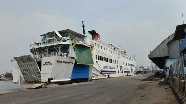 Vụ chìm tàu ở Indonesia: Trục vớt 6 thi thể hành khách