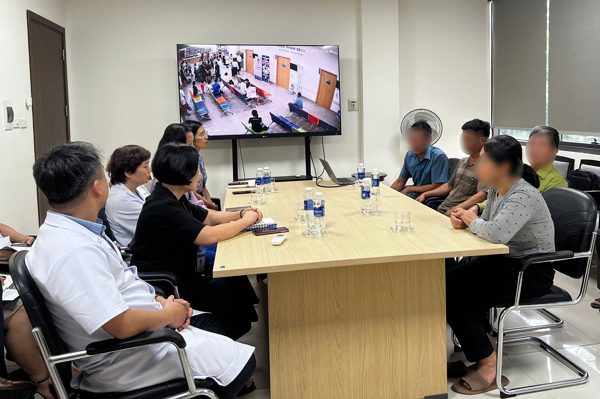 Vụ cô gái mang thai giả: Gặp gia đình 6 người bị khởi tố, bệnh viện ứng xử bất ngờ