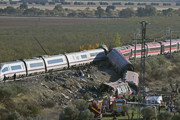 Vụ đâm tàu cao tốc ở Tây Ban Nha: Tốc độ va chạm lên tới 200km/h
