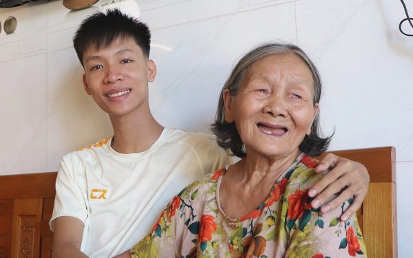 Vụ điện giật chết 2 vợ chồng: Cảm ơn Sacombank, mừng không ngủ được