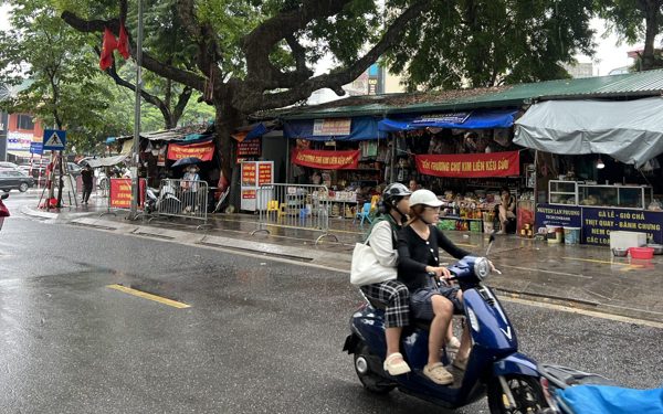 Vụ đóng chợ Kim Liên mà không bố trí chợ tạm khiến tiểu thương hoang mang, Sở đề nghị phường báo cáo