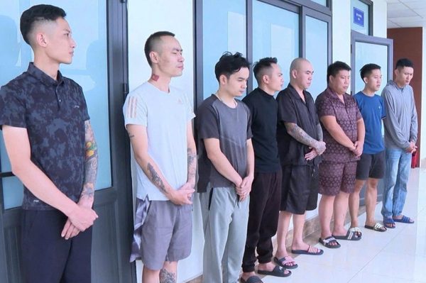 Vụ Dũng trọc Hà Đông: Tạm giữ 8 đối tượng quay video quảng cáo 'cờ bạc bịp'