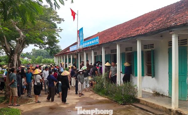 Vụ hàng trăm học sinh nghỉ học: Phụ huynh thừa nhận sai khi ngăn con đến trường