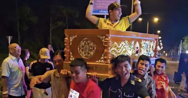 Vụ khiêng quan tài diễu phố trong tiệc sinh nhật: Khởi tố thêm 7 bị can