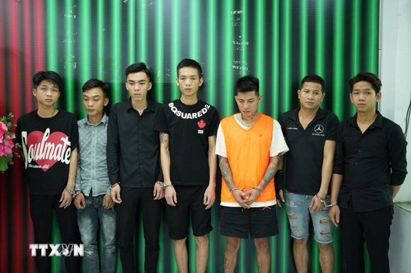 Vụ lái ôtô tông vào nhóm người trước quán ăn: Bắt khẩn cấp 7 đối tượng