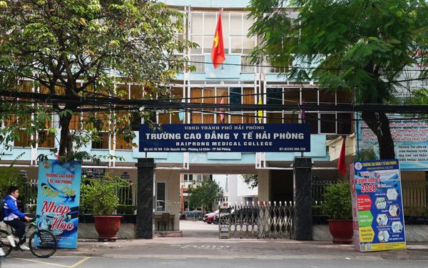 Vụ 'lệ phí lễ tốt nghiệp': Trường cao đẳng Y tế Hải Phòng thu hồi thông báo, hoàn tiền cho 268 sinh viên