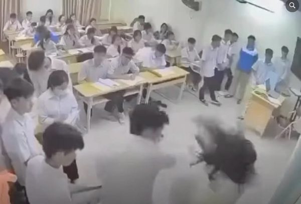 Vụ nam sinh đánh cô giáo gãy mũi: 'Xử lý nghiêm, nhưng cũng cần tạo cơ hội để sửa chữa sai lầm'
