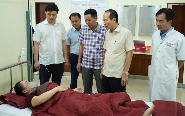 Vụ nghi ngộ độc thực phẩm ở khu công nghiệp tại Huế: Đã có hơn 95 người nhập viện