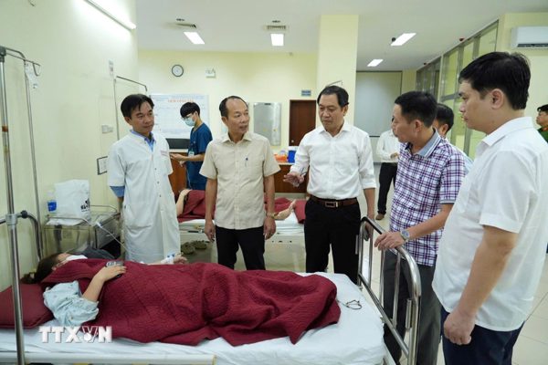Vụ ngộ độc thực phẩm ở Huế: Tập trung cấp cứu, điều trị cho các bệnh nhân