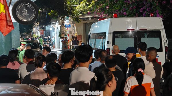Vụ người đàn ông bị đâm tử vong trong ô tô ở Hà Nội: 'Hung thủ giật dao của người bán thịt gây án'