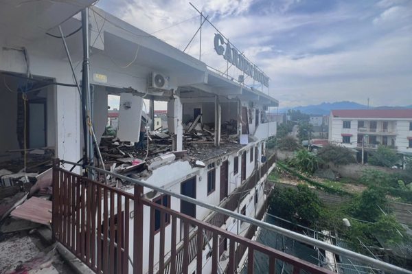 Vụ nổ lớn trong nhà trọ cao tầng ở Phú Thọ: 4 người thương vong