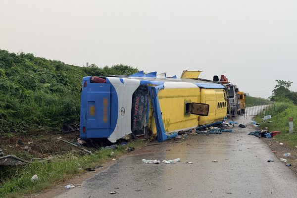 Vụ ô tô lao khỏi cao tốc làm 4 người chết: Trục lái từng được gia cố nhiều lần