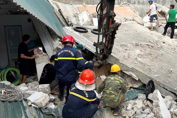 Vụ sập công trình cải tạo làm chết người: Giám đốc công ty bị khởi tố, lộ loạt sai phạm