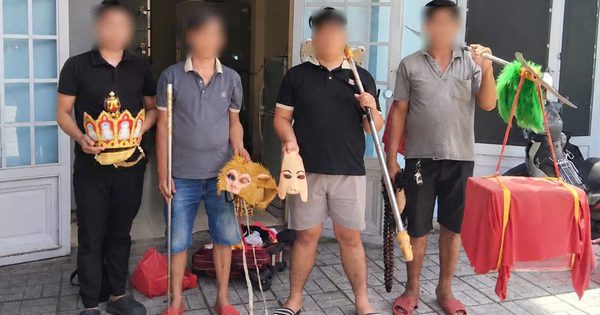 Vụ 'thầy trò Đường Tăng' cưỡi ngựa vào làn ô tô: Công an vào cuộc