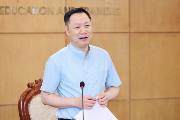 Vụ trưởng Vụ Giáo dục Đại học: Bỏ IELTS là không chính xác