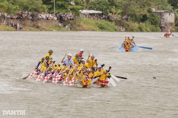 Vụ vận động viên dùng mái chèo đánh nhau: 2 đội bị hủy kết quả