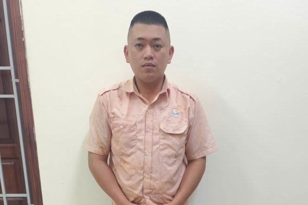 Vụ xe khách chở 34 người lật nghiêng: Tạm giữ tài xế