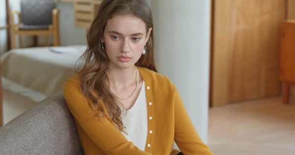 Vừa ấm vừa xinh với cặp đôi cardigan và chân váy dáng dài