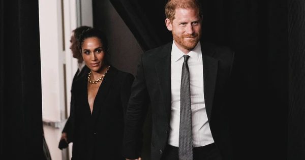 Vua Charles làm rõ thân phận của vợ chồng vương tử Harry