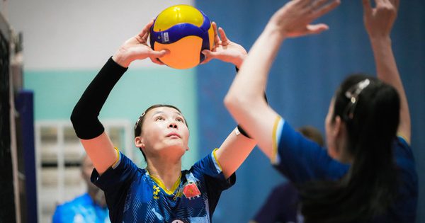 Vừa đến Nhật Bản dự ASIAD 20, tuyển thủ bóng chuyền nữ Việt Nam nhận tin buồn