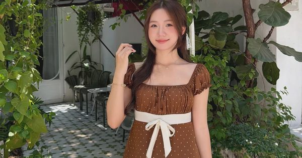 Vừa giấu bắp tay, vừa khoe khéo bờ vai thon với áo cổ vuông