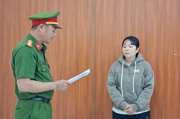 Vừa nhập cảnh, người phụ nữ bị công an bắt giữ tại sân bay