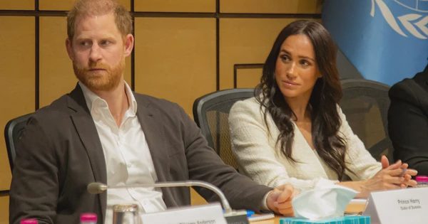 Vừa nhập học 2 ngày, con Vương tử Harry đã phải chuyển trường
