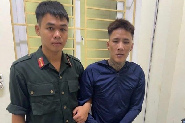 Vừa trộm 29 điện thoại, 'đạo chích' gặp ngay cảnh sát