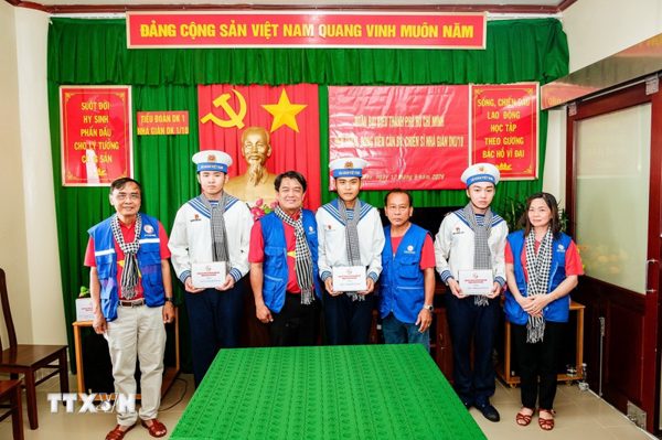 Vun đắp tình yêu biển đảo, quê hương