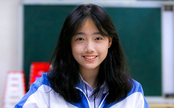 Vượt vòng phỏng vấn với GS Ngô Bảo Châu, nữ sinh giành học bổng toán học danh giá
