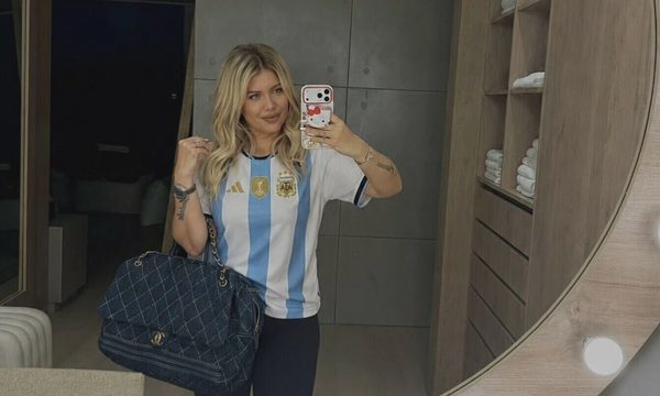 Wanda Nara rao bán áo Icardi giá rẻ sau khi ly hôn