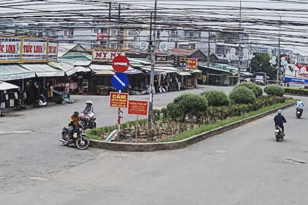 Xả thải bừa bãi, 2 người phụ nữ ở Tây Ninh bị phạt 1,5 triệu đồng