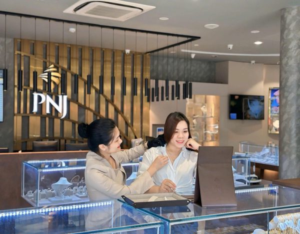 Xác định kim cương lậu không vào PNJ, cổ phiếu lập tức 'cháy hàng'