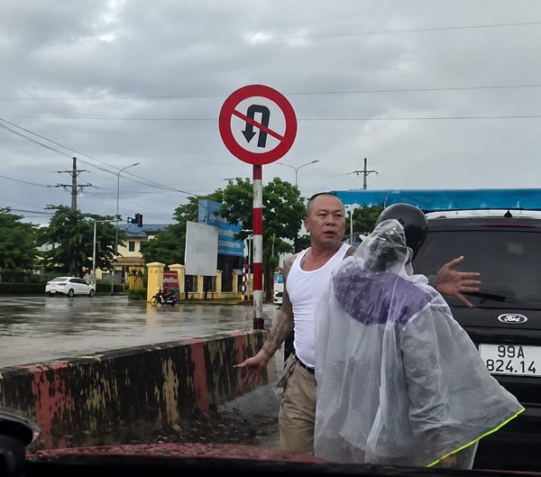 Xác minh vụ tài xế ô tô tát phụ nữ giữa đường ở Bắc Ninh