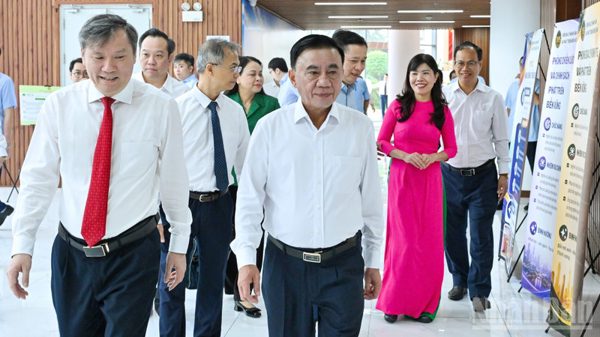 Xây dựng Đảng bộ thật sự trong sạch, vững mạnh, nâng tầm nghiên cứu và năng lực tư vấn chính sách