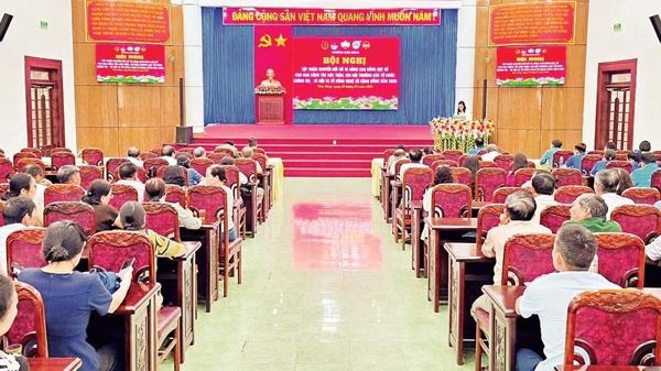 Xây dựng đội ngũ cán bộ cơ sở đáp ứng yêu cầu mới