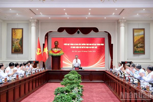 Xây dựng pháp luật và thực thi pháp luật phải là một chỉnh thể thống nhất