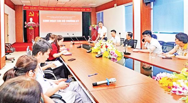 Xây dựng tổ chức đảng trong doanh nghiệp ngoài khu vực nhà nước