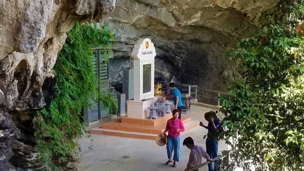 Xây dựng tượng đài bộ đội thông tin liên lạc tại Khu Di tích lịch sử quốc gia Hang Lèn Hà
