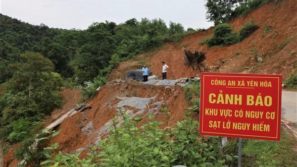 Xảy ra nhiều điểm sạt lở tại miền núi Nghệ An