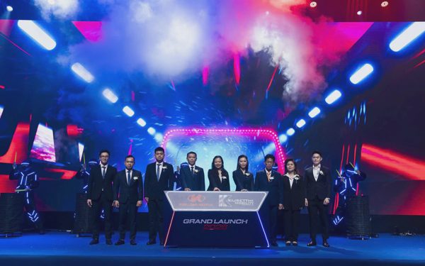 Xe bus Kim Long chính thức ra mắt thị trường Thái Lan