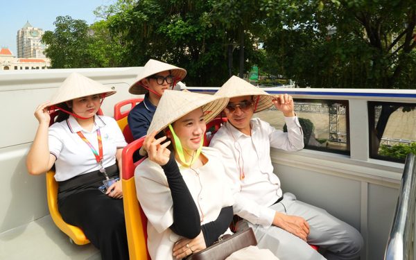 Xe buýt điện 2 tầng đầu tiên tại TP.HCM đi vào hoạt động
